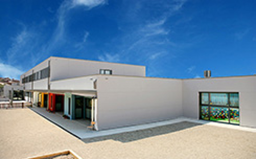 Naves de hormigon prefabricado comerciales e industriales.