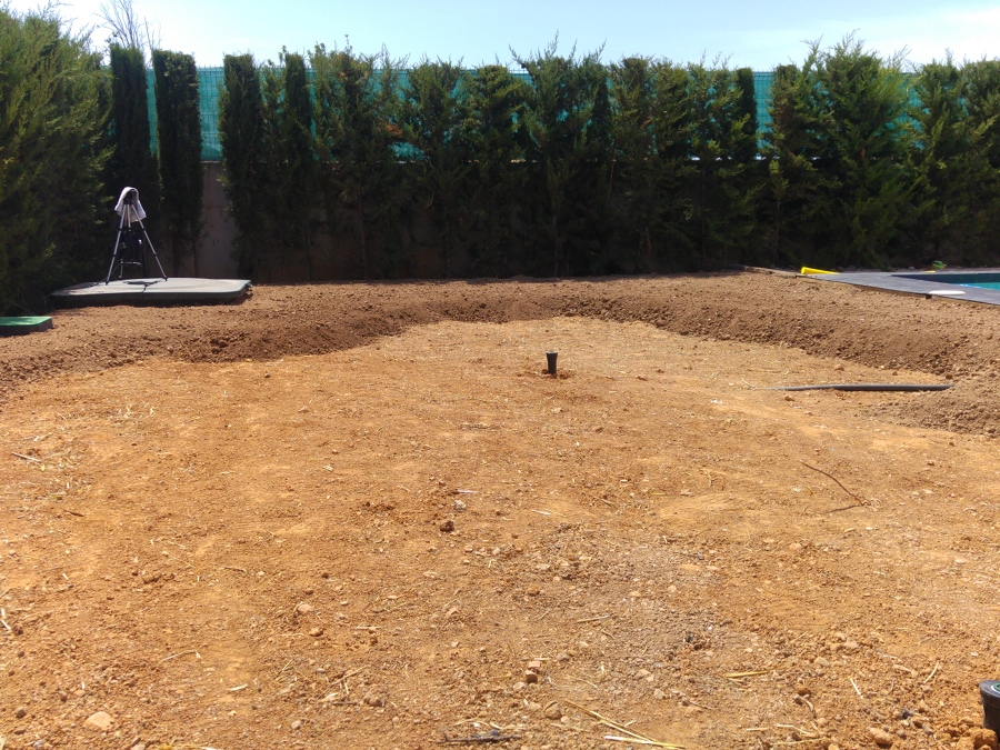 nivaelación de terreno para posterior plantación