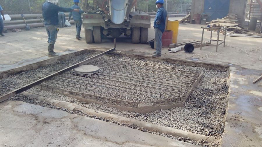 Nivelación y fijación de tapa de acceso