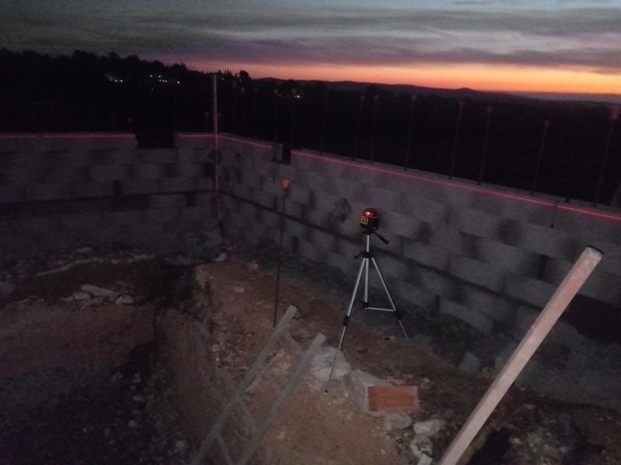 Nivelado con láser de los muros.