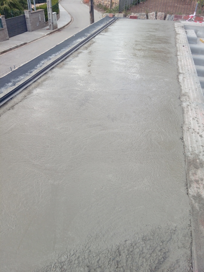 Nivelado definitivo de la solera.