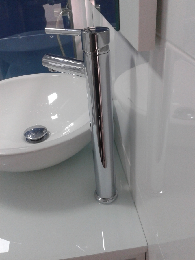 nueva griferia en aseo