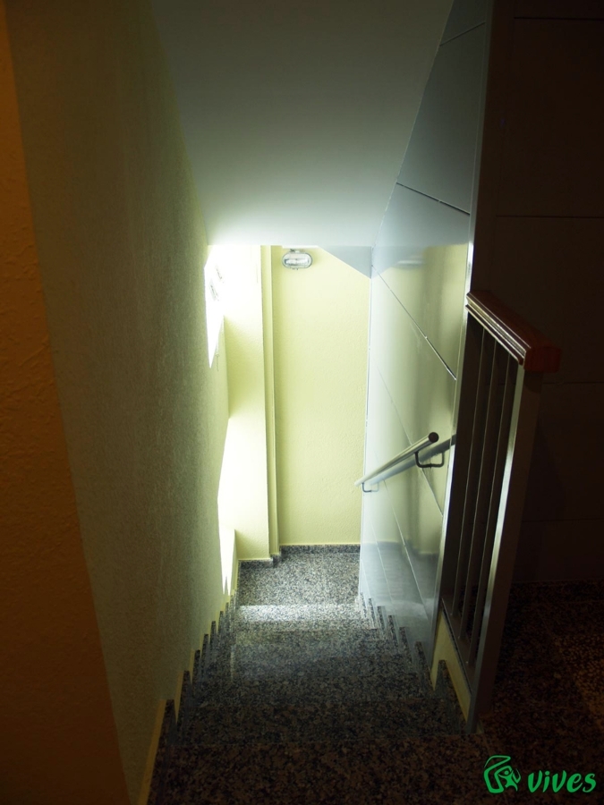 Nuevas escaleras de estructura metálica