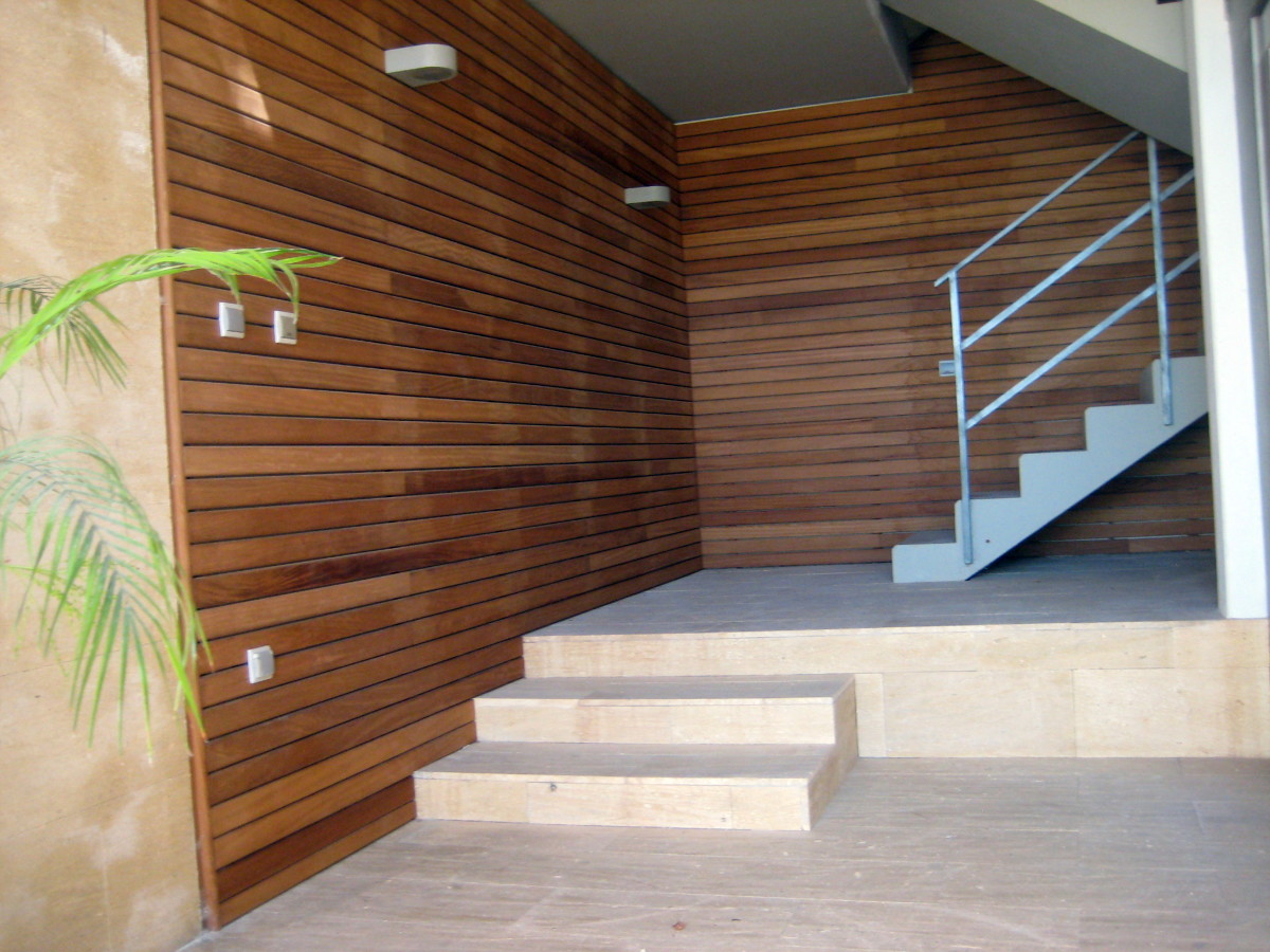 Nuevo revestimiento escalera de acceso