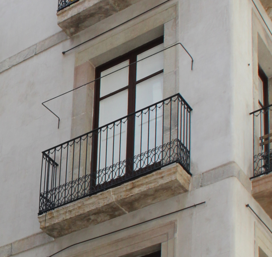 Nuevo revestimiento y restauración de barandillas originales