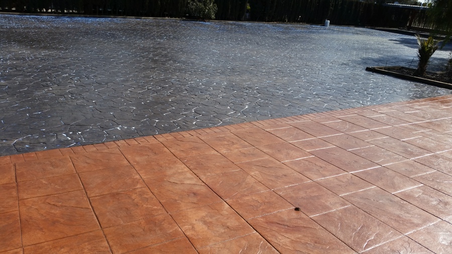 Obra en dos colores y en dos diferentes formas de moldes 