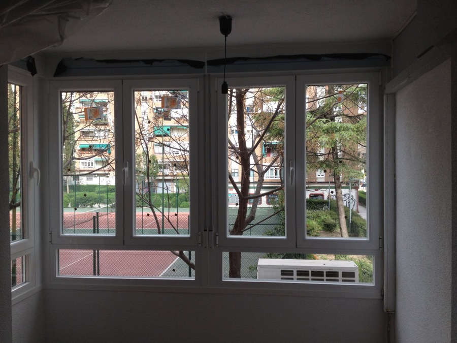 OBRA - MAMPARA SALÓN