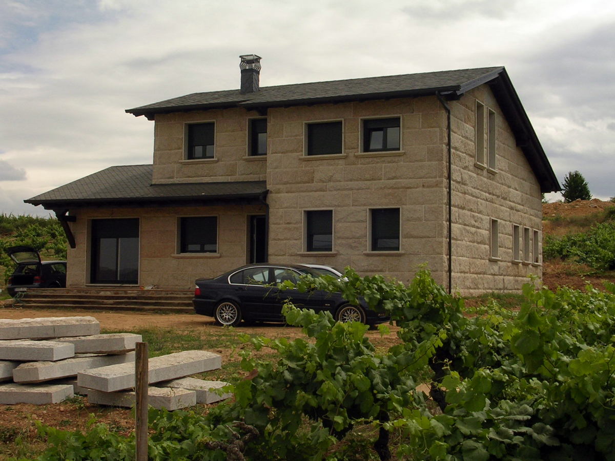Obra nueva de vivienda unifamiliar en A Rua - Ourense