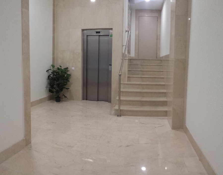 Obra terminada. Ascensor a cota cero