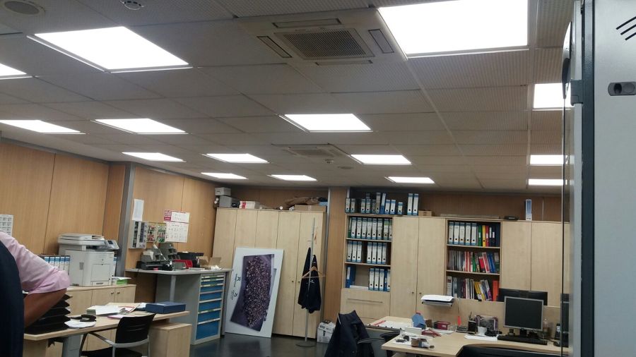 Oficinas paneles LED
