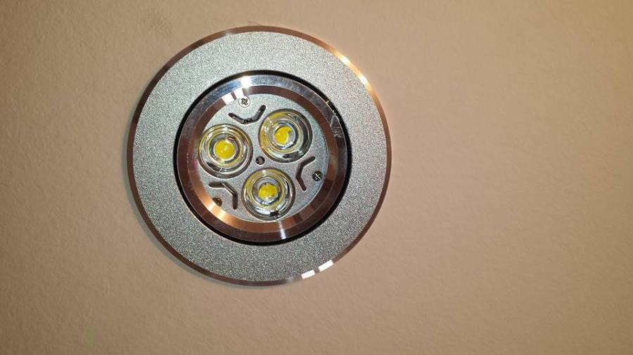 Ojo de buey basculante tipo LED