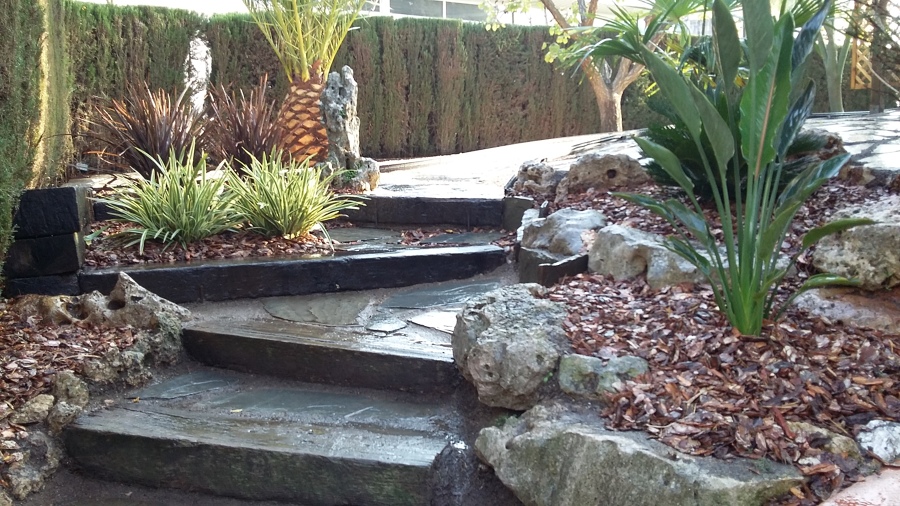 Otra perspectiva del acceso al jardín