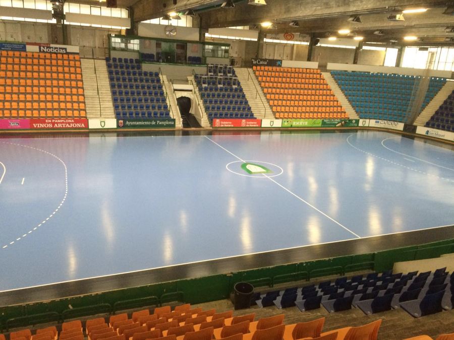 + Pabellón Anaitasuna. Lijado y Barnizado Bona Mega 