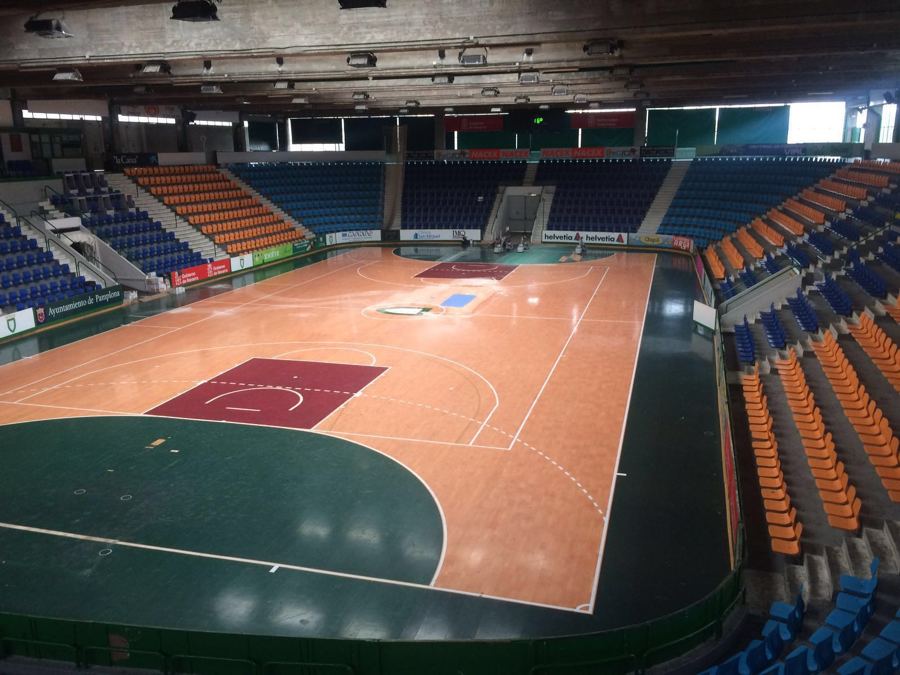 + Pabellón Anaitasuna. Lijado y Barnizado Bona Mega 