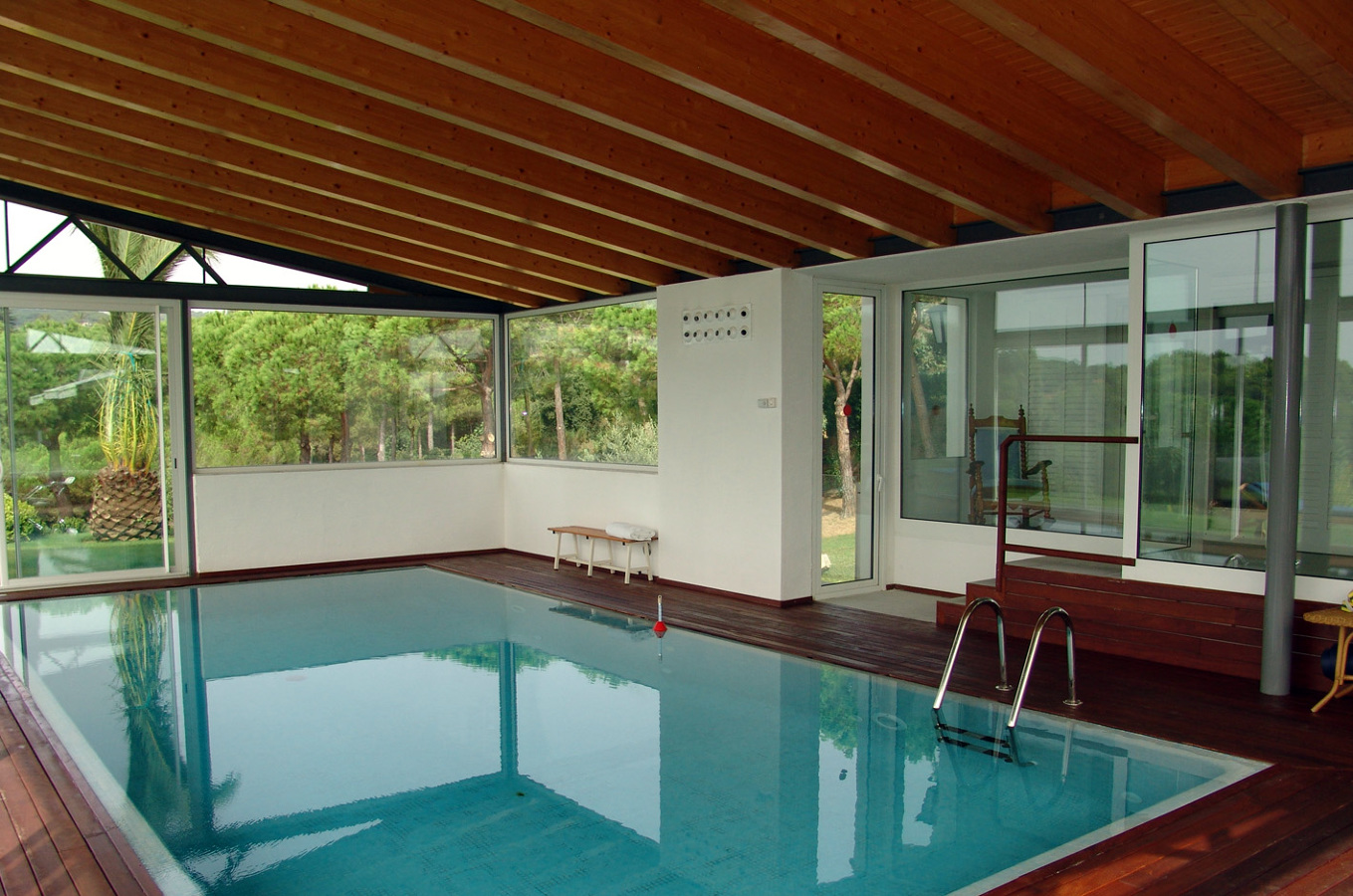 Pabellón con piscina interior-exterior_estructura