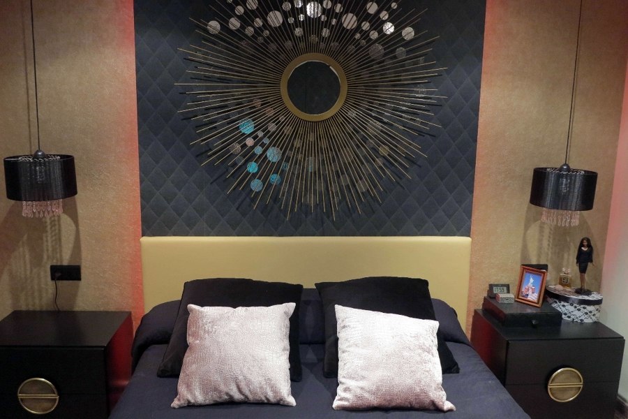 Panel iluminado en rojo