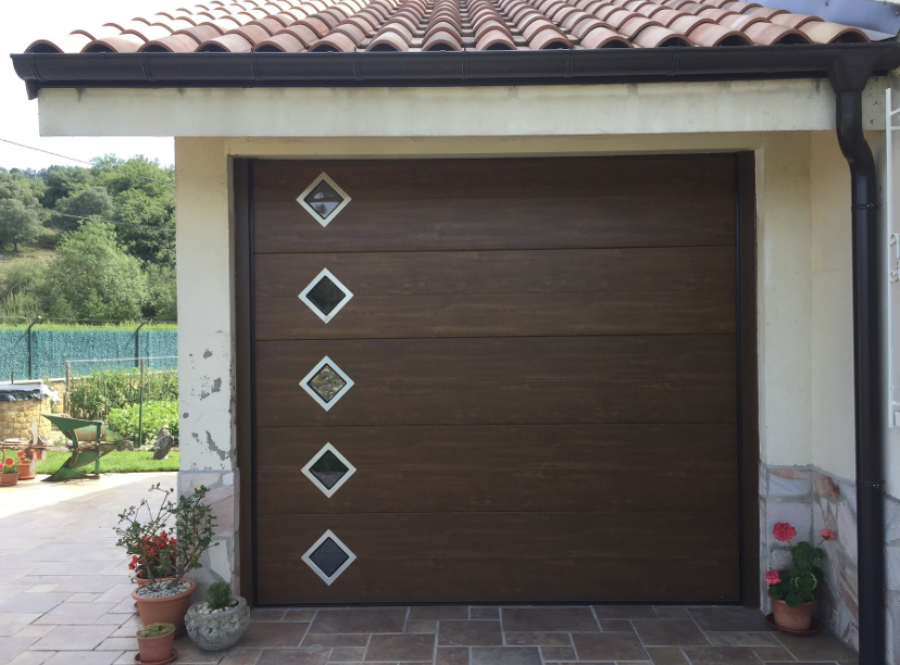 Panel madera liso decorado con visores Acero inox en vertical nox