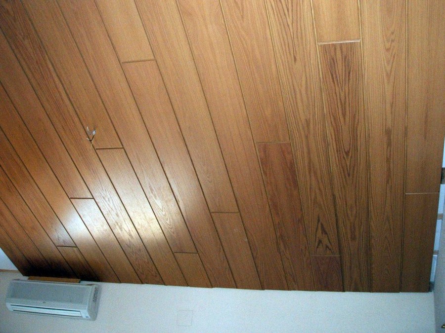 PANELES DE MADERA EN TECHO HABITACIÓN