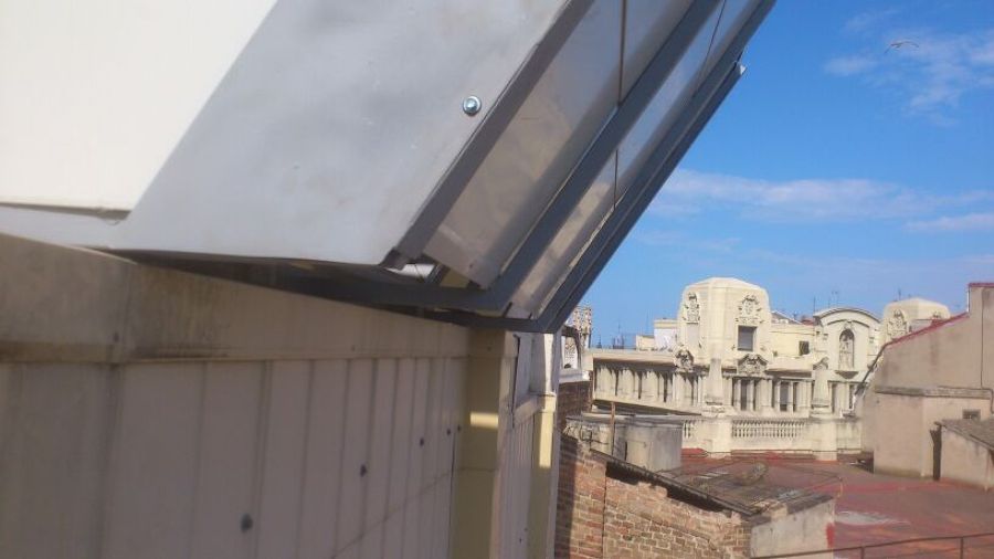 Pantalla acustica para maquinaria exterior