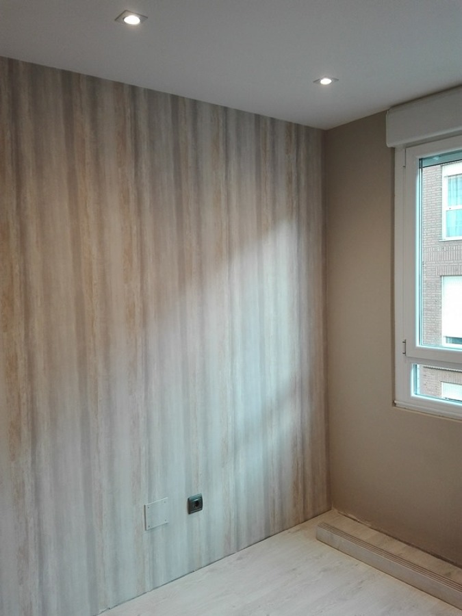 Papel pintado, pintura y puntos de luz