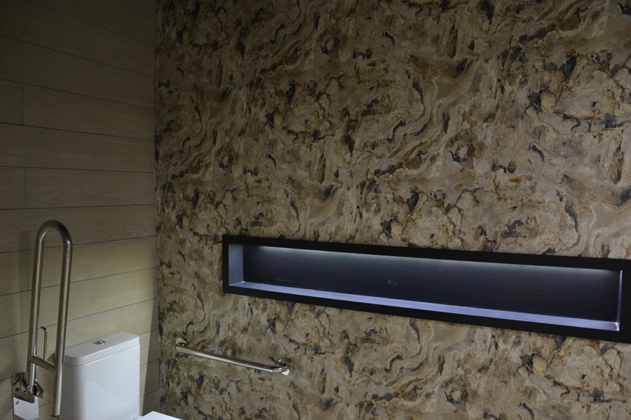 Papel vinilico y revestimiento ceramico