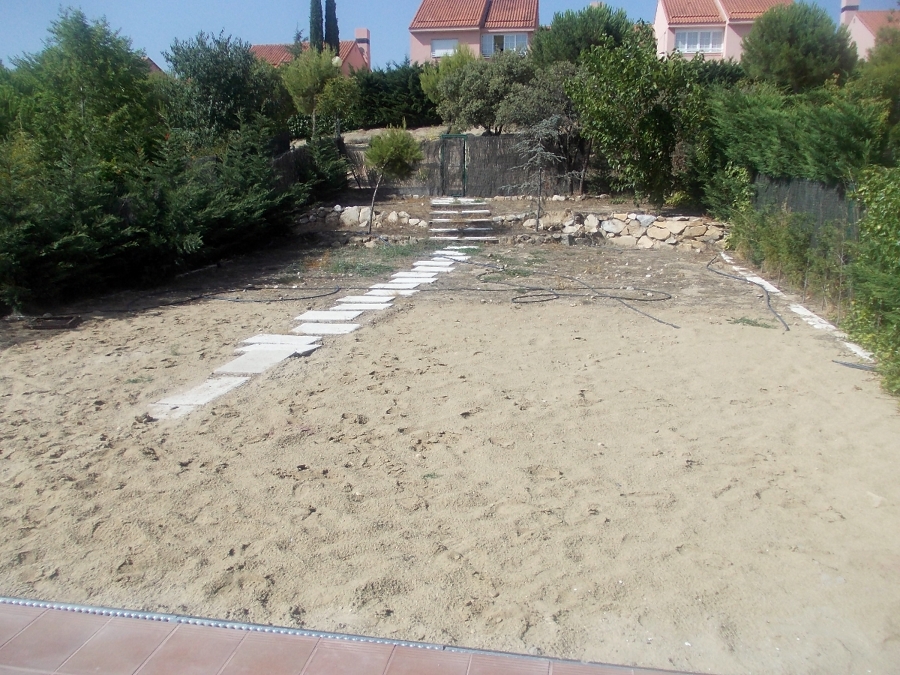 Parcela a construir un jardín