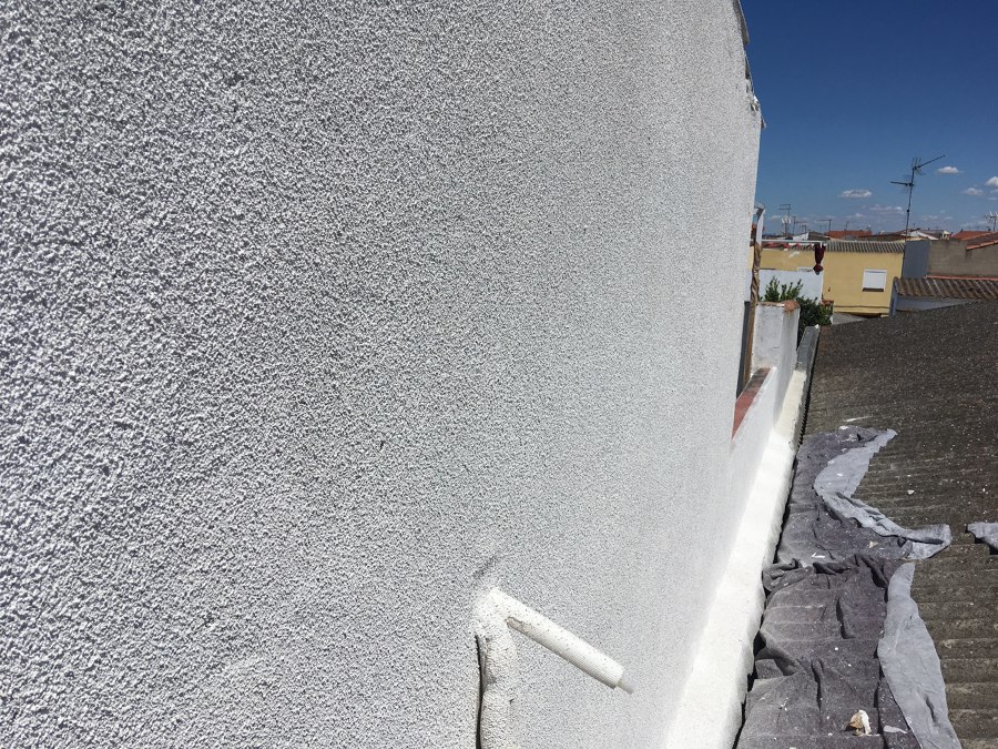 PARED AISLADA, SELLADA E IMPERMEABILIZADA CON CORCHO