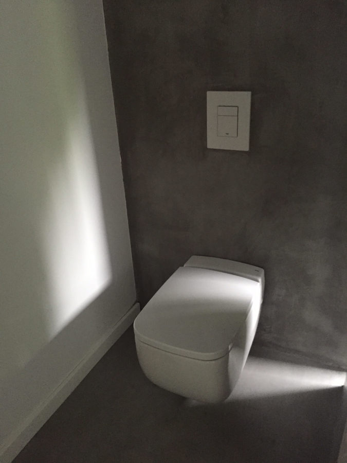 Pared baño en microcemento