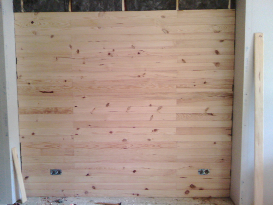 pared de madera con aislante