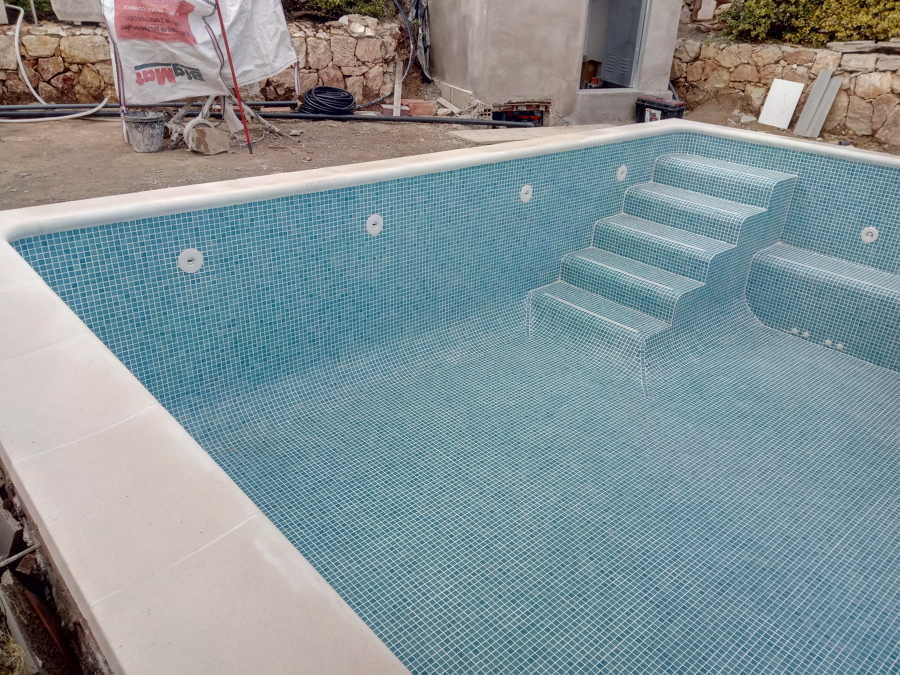 Pared frontal con las boquillas planas de superficie..