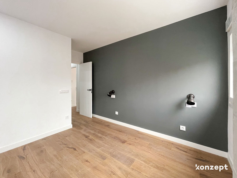 pared gris dormitorio