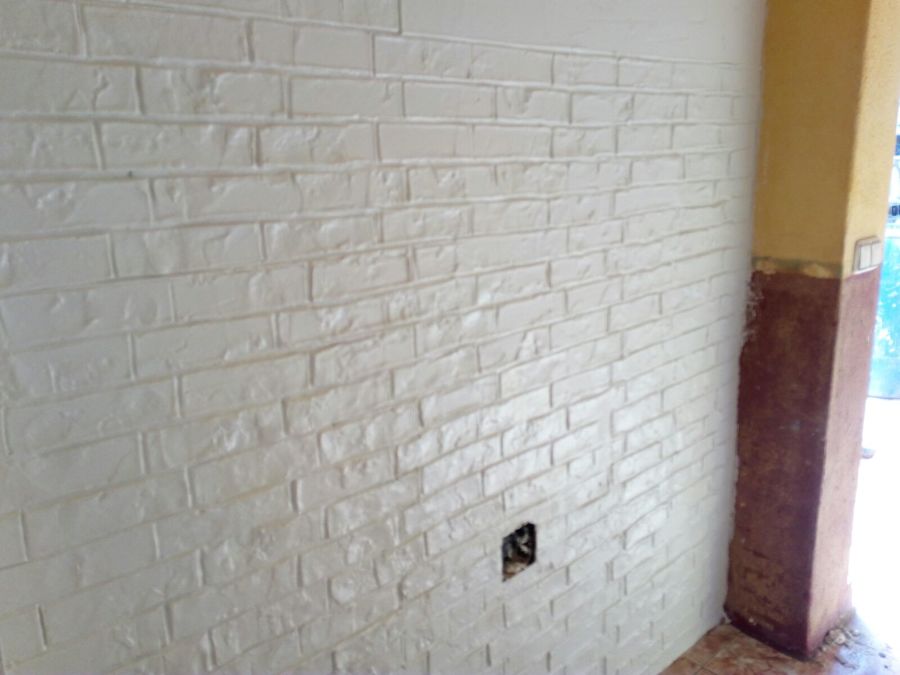 PARED INTERIOR DE LOCAL