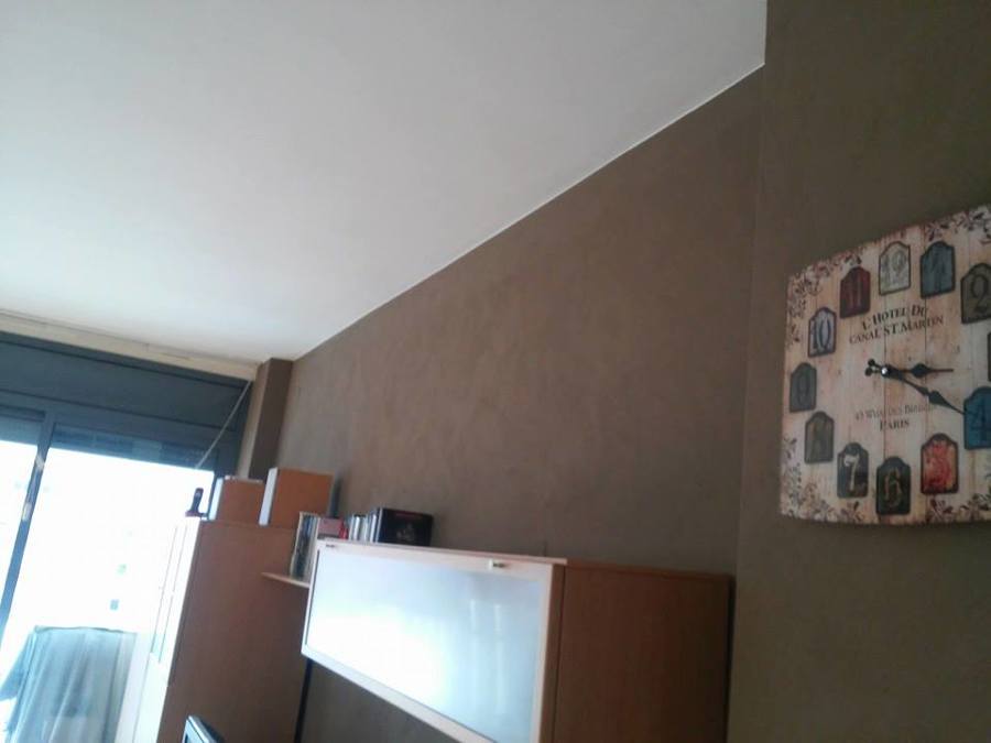 Pared lateral derecho del sala de estar