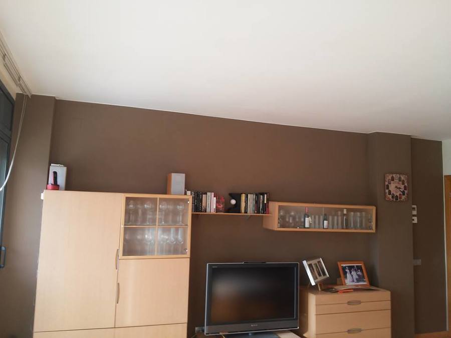 Pared Lateral derecho pintada en Marron