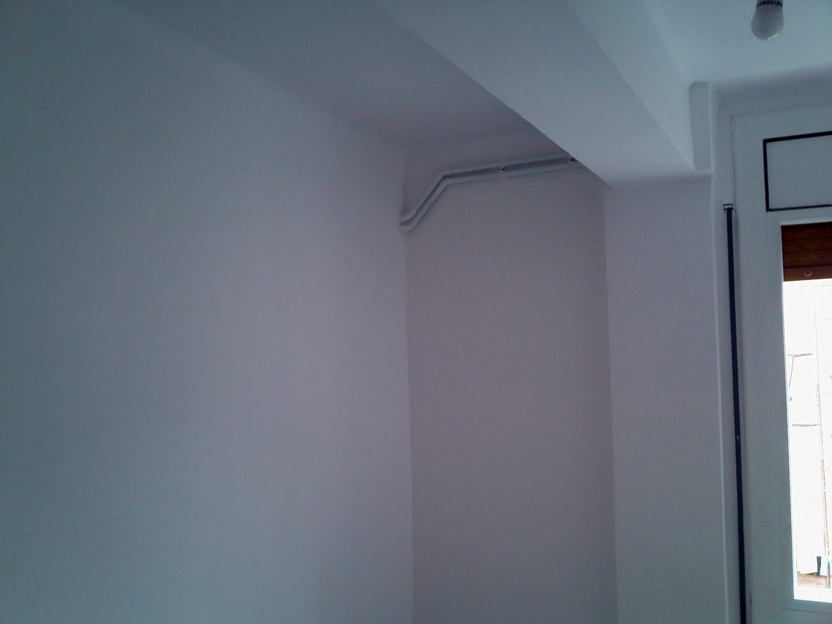 Paredes de habitación ya tratada y pintada