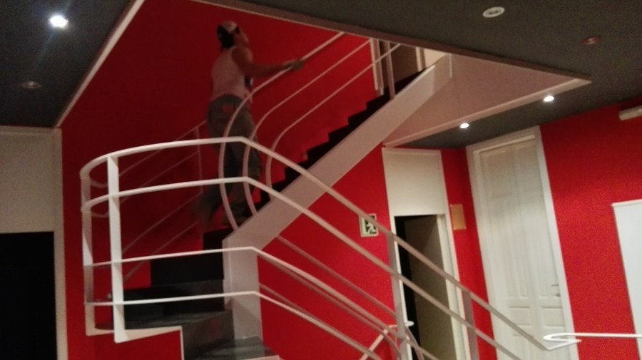 Paredes en color rojo.