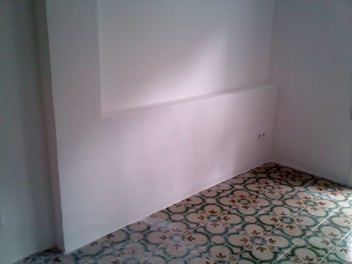 Paredes ys tratada y pintada