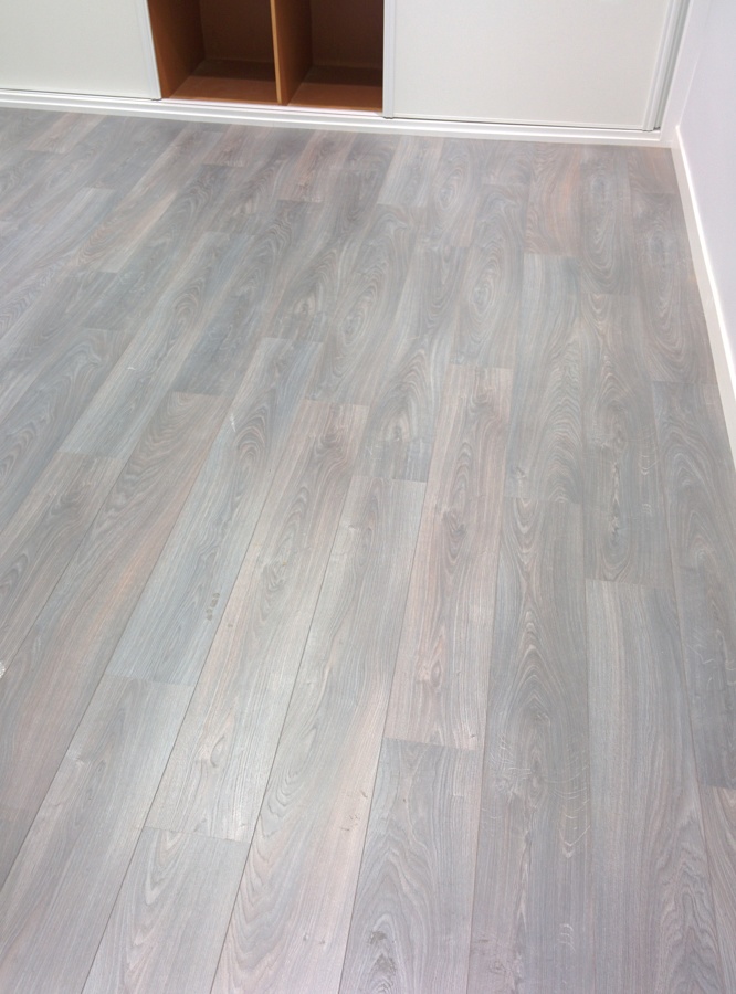 PARQUECITE SL modelo GRIS AZUL SHERWOOD de la gama Woodstock