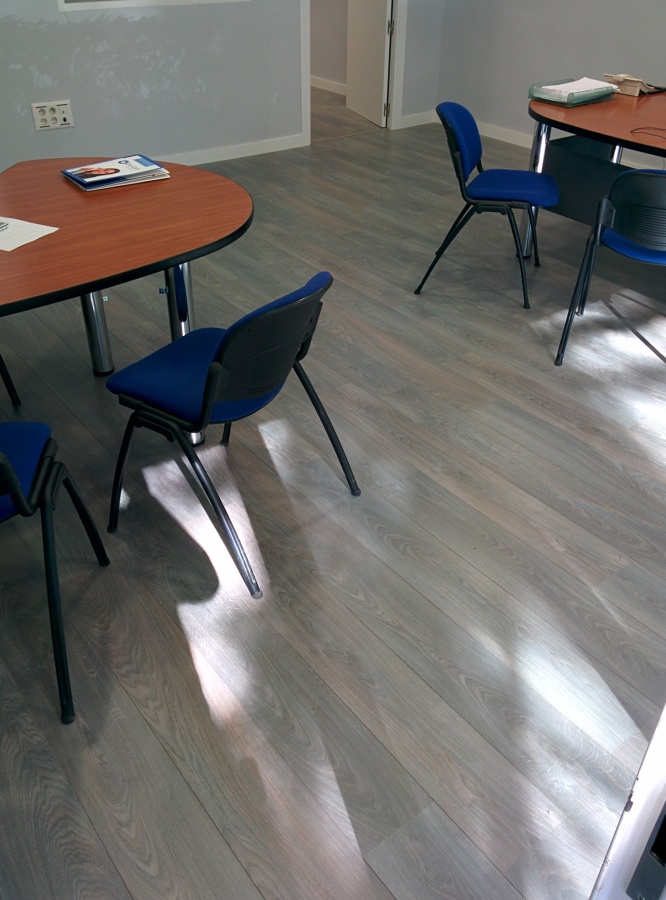 PARQUECITE SL modelo GRIS AZUL SHERWOOD de la gama Woodstock