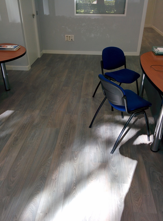 PARQUECITE SL modelo GRIS AZUL SHERWOOD de la gama Woodstock