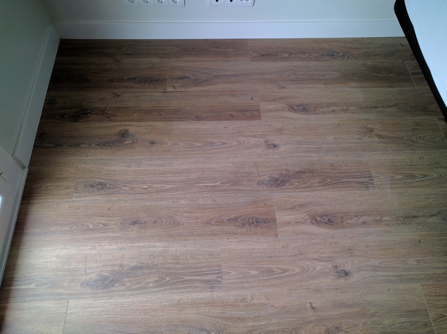 PARQUECITE - TARIMA LAMINADA - TARKETT - ESCALERAS