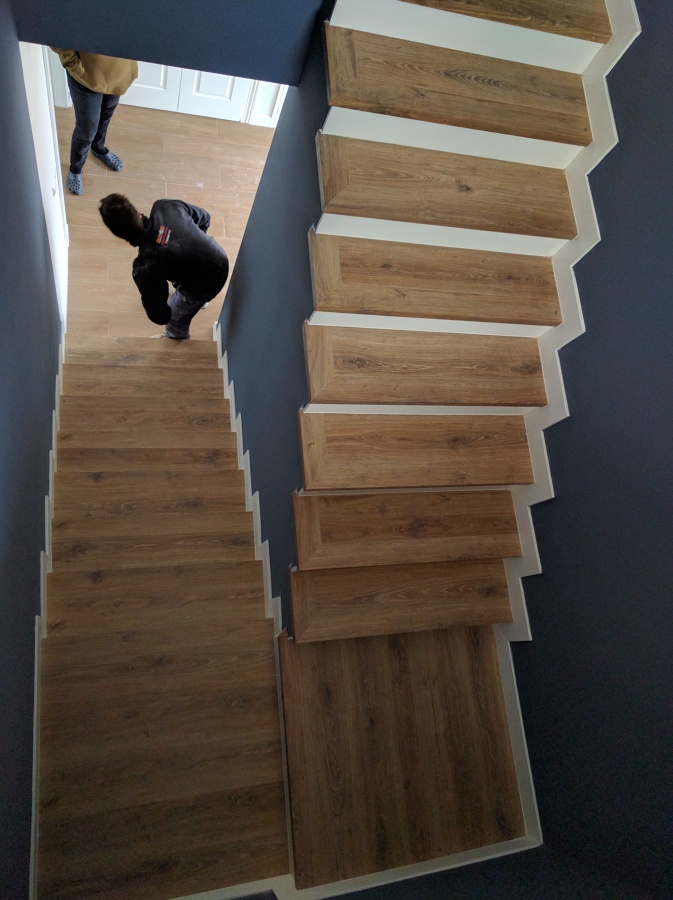 PARQUECITE - TARIMA LAMINADA - TARKETT - ESCALERAS