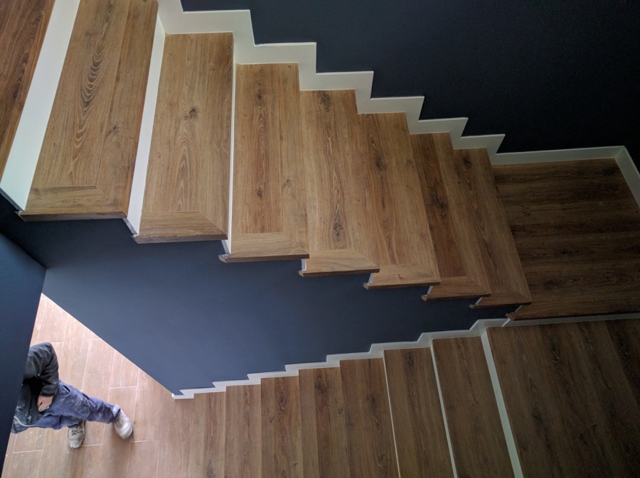 PARQUECITE - TARIMA LAMINADA - TARKETT - ESCALERAS