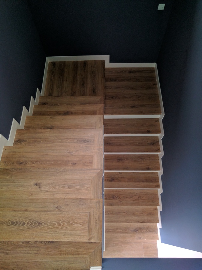 PARQUECITE - TARIMA LAMINADA - TARKETT - ESCALERAS