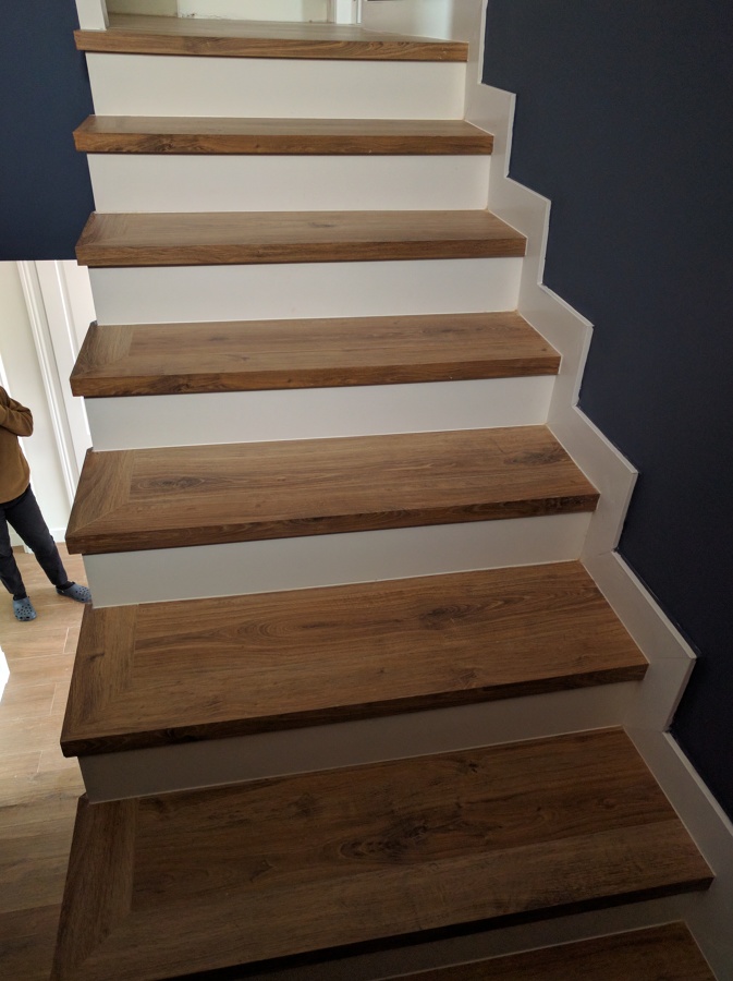 PARQUECITE - TARIMA LAMINADA - TARKETT - ESCALERAS