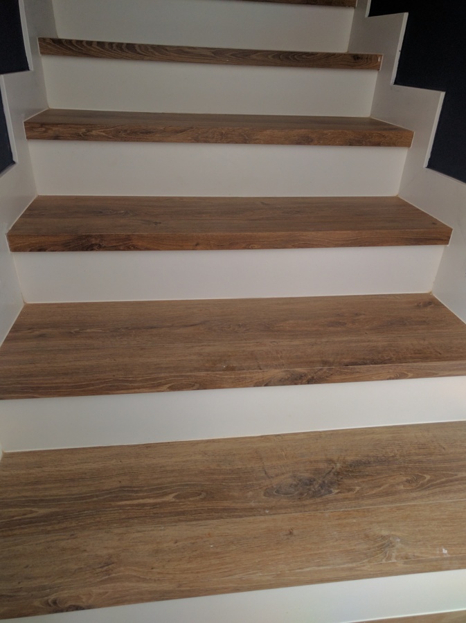 PARQUECITE - TARIMA LAMINADA - TARKETT - ESCALERAS
