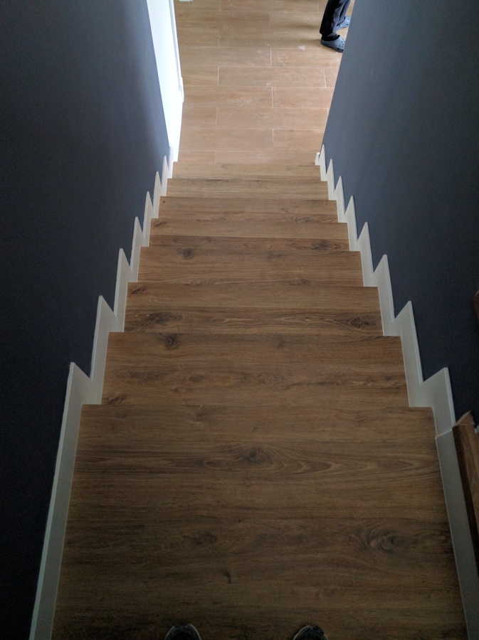 PARQUECITE - TARIMA LAMINADA - TARKETT - ESCALERAS