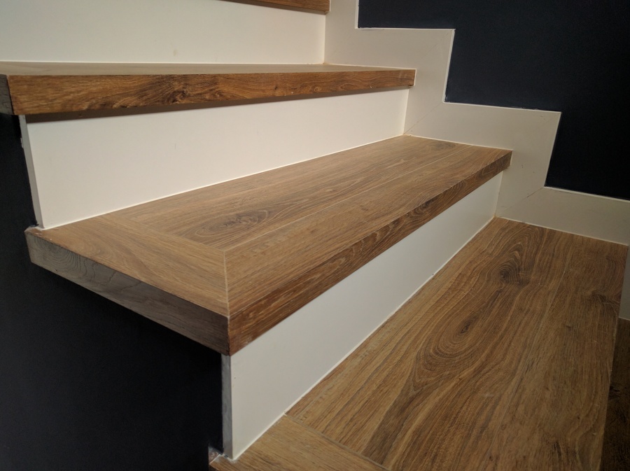 PARQUECITE - TARIMA LAMINADA - TARKETT - ESCALERAS