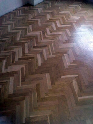 parquet con barniz al agua en paseo de extremadura