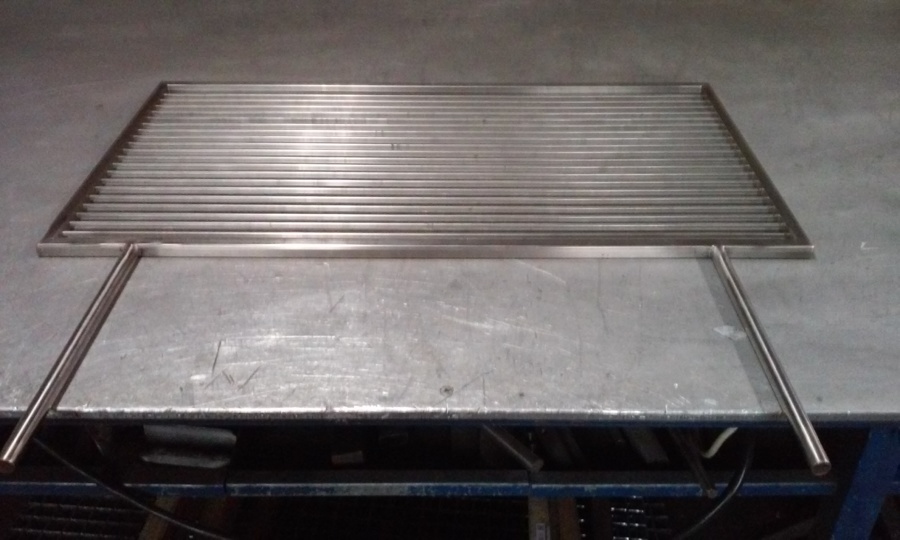 PARRILLA EN ACERO INOX
